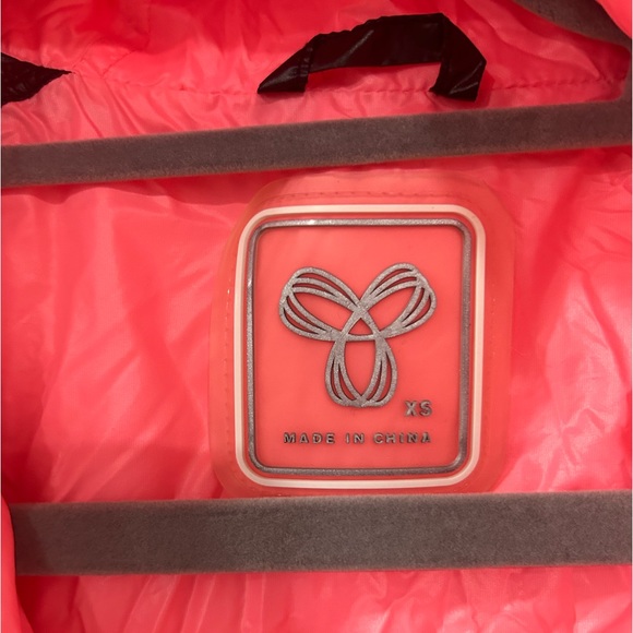 Rare TNA Aritizia Rain Jacket - Picture 2 of 5